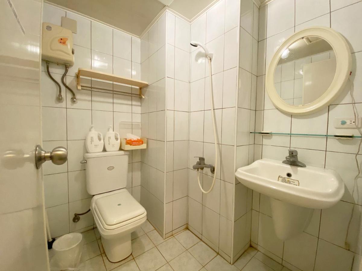 Fengjia 101 Apartment Тайджун Екстериор снимка